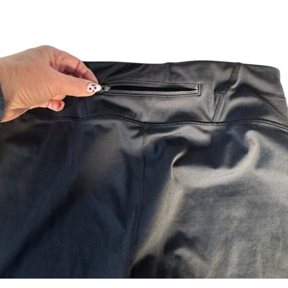Athleta Graphic Floral Sonar Capri Women’s Sz M Black Leggings Zip Pocket - Picture 9 of 10